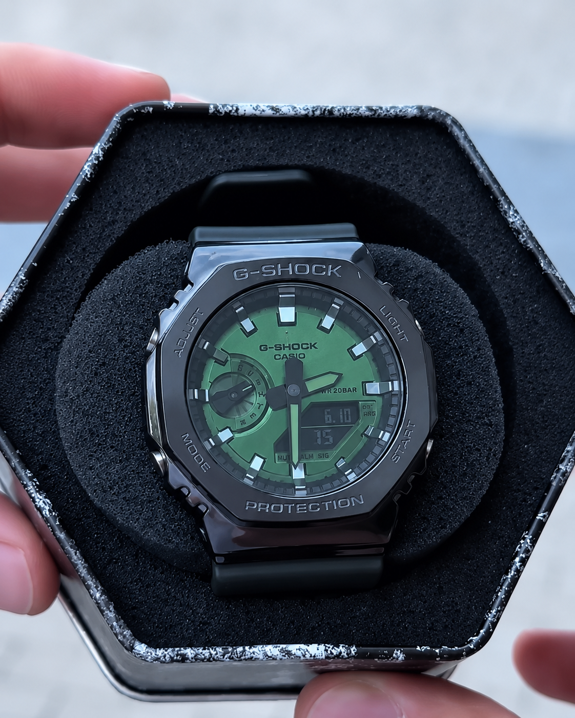 Rugged Men's Sports Watch – Premium Metal Bezel & Silicone Band