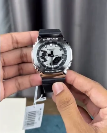 Sporty Analog Watch for Men – Durable & Stylish Wristwatch