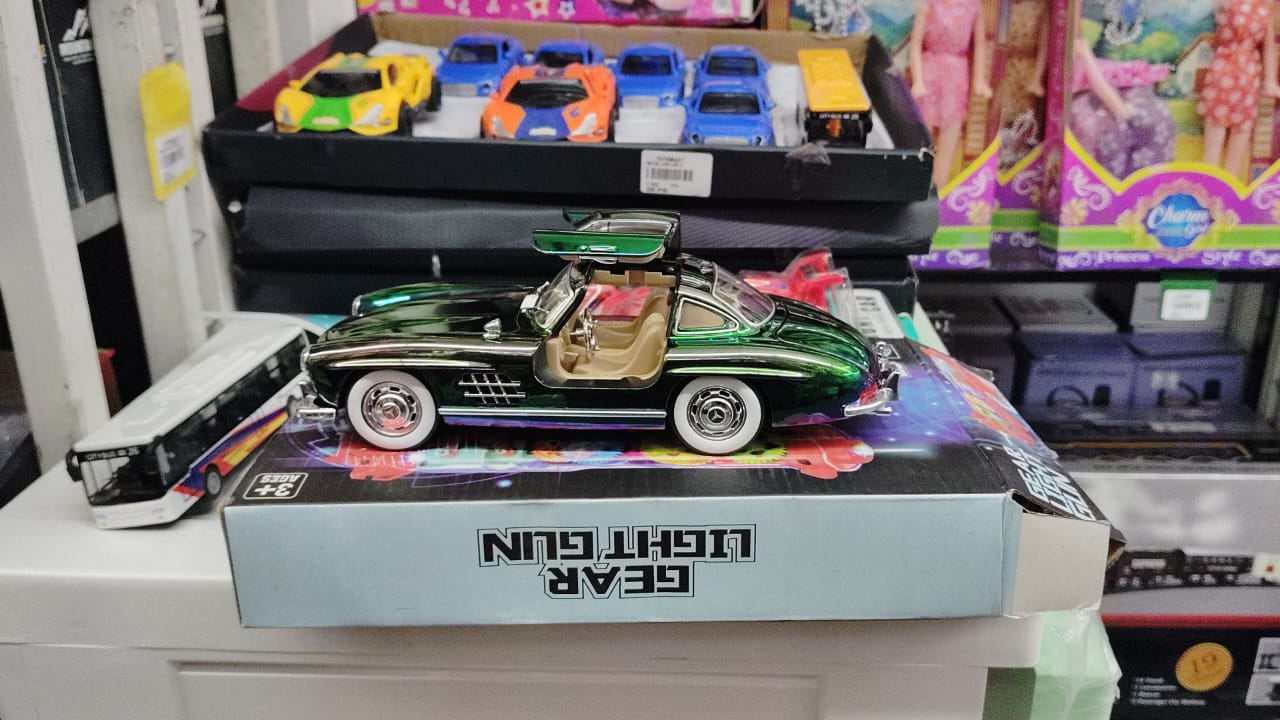 Mercedes-Benz 300SL Die-Cast Car – Collector’s Edition